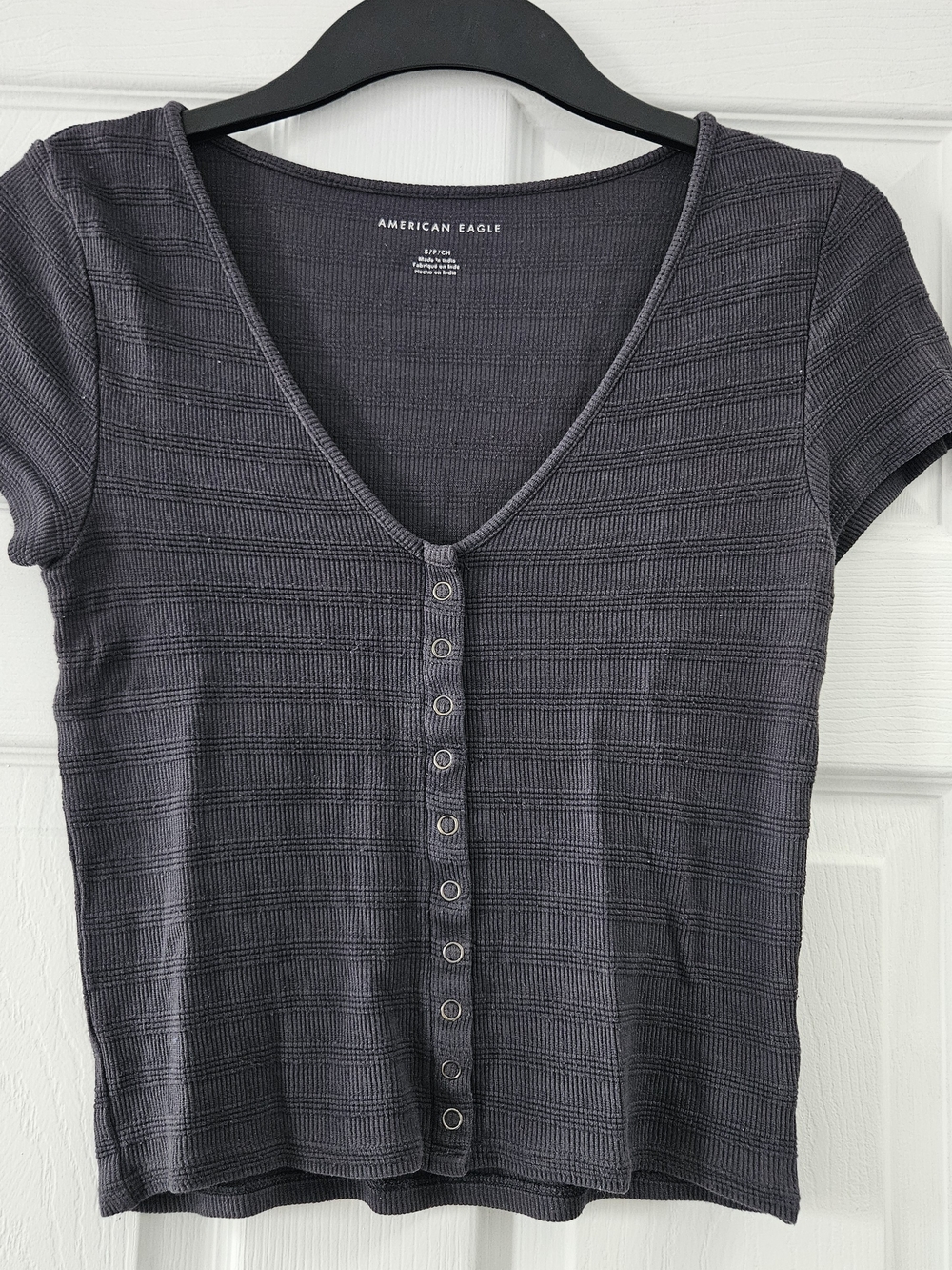 American Eagle Outfitters Short Sleeve Button-Front Ribbed Tee - Charcoal Gray